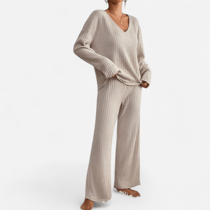 Navoura Clothing set Kathy - V-Neck Knit Set for Effortless Casual Style