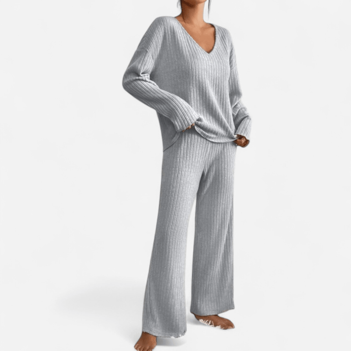 Navoura Clothing set Kathy - V-Neck Knit Set for Effortless Casual Style