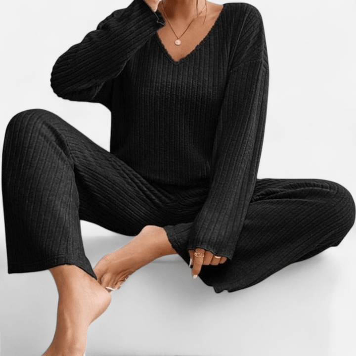 Navoura Clothing set Kathy - V-Neck Knit Set for Effortless Casual Style